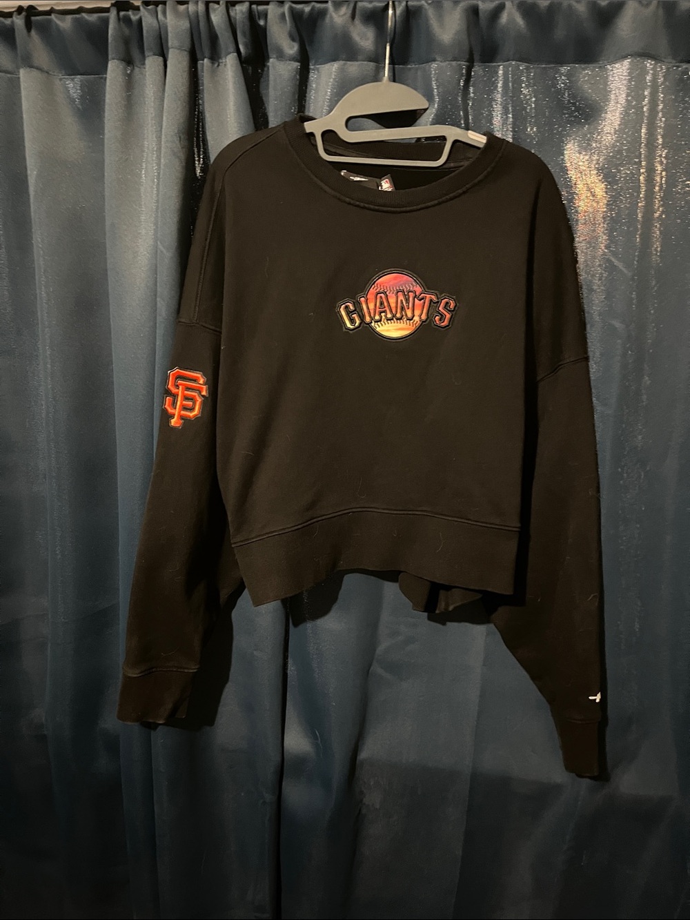 MLB  SF Giants Black Crewneck Sweatshirt with Orange Logo